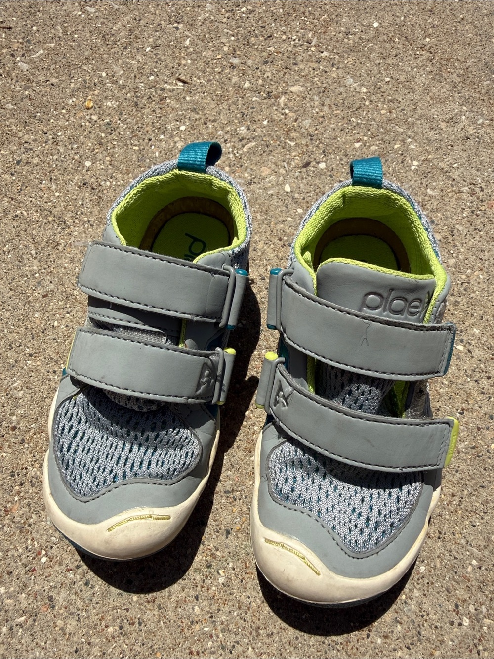 PLAE Kids Gray and Lime Hook-and-Loop Sneakers